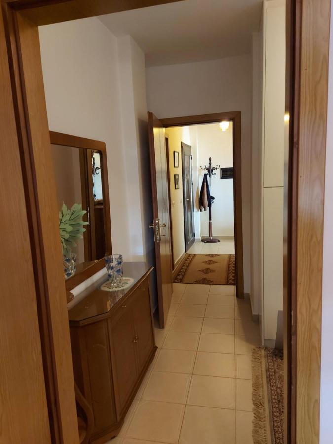 Geni Apartment Корча Екстер'єр фото